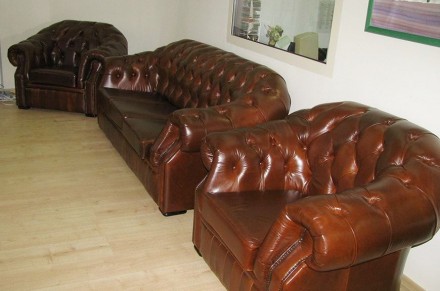 Цена указана за раскладной диван Виндзор с креслом в коже.

Львовска. . фото 8