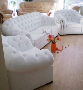 Цена указана за раскладной диван Виндзор с креслом в коже.

Львовска. . фото 7