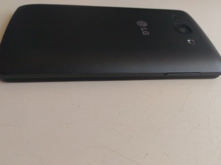 Описание LG L60I X135

Android 4.4, 4.30", 800x480, 4Гб, 119г, камера 5МП. . фото 12