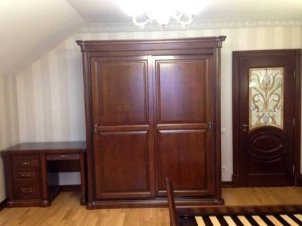 Пропонуємо класичне ліжко Шопен з масиву дерева від українського виробника.

Ц. . фото 11