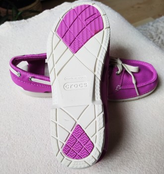 Crocs. Оригинал.

Женские мокасины. Новые.
Комбинированные: ткань/пена-Crocs
. . фото 8