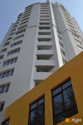 Продам однокомнатную квартиру 32,5 м2, на втором этаже, в 6 секции с видом на ле. Бортничи. фото 4