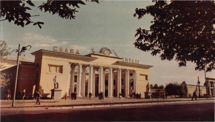 Офисное здание  с  выходом на центральную улицу Соборная города Дружковки.

Зд. . фото 3