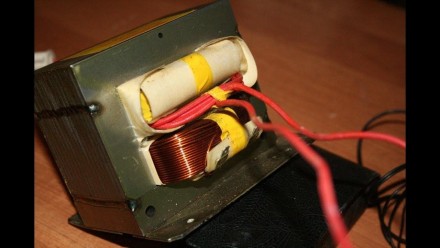 Трансформатор для переделки в контактную сварку от СВЧ печи.
В интернете полно . . фото 3