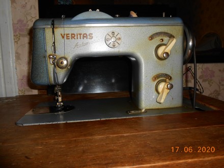 предлагается легендарная и самая любимая швейная машинка всех советских женщин"В. . фото 2