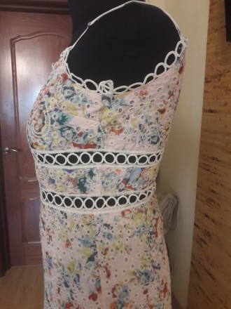 Платье-сарафан с прошвой - размер манекена 48 (95-75-99см), платье идет на украи. . фото 4