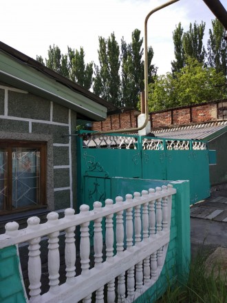 Добротный дом, построен из камня + " шуба", 3 мин от остановки, 9 соток. Идеальн. Киевский. фото 3