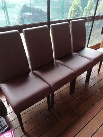 Описание
Продам 4 стильных стула Хит из кожзама производства AMF в отличном сос. . фото 2