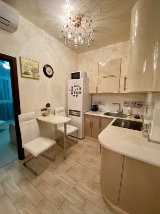 Продам шикарную 2-х комнатную квартиру с большой кухней-гостинной на Гагаринском. Приморский. фото 8