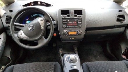 Електромобіль Nissan Leaf зручний і комфортний. Круїз-контроль та клімат-контрол. . фото 11