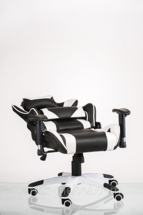 
	
	
	
	
	Тип: геймерское кресло
	Цвет: черно-белое
	Материал покрытия: сиденье . . фото 4