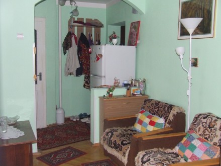 продам 2 комн.кв. г Ужгород з всеми удобст. на Пронспекте 45 этаж 3.. Центр. фото 4 Двух комнатная кв. на ул. Пронспект Свободы 45 над пицерией Билами г. Ужгород п. Центр. фото 4