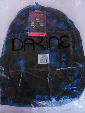 Продам новый рюкзак Dakine Garden Blue Flowers 20l
Оригинал. В упаковке с бирко. . фото 8