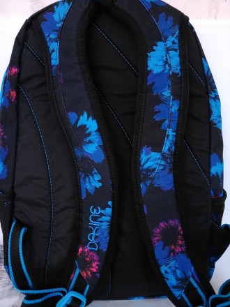 Продам новый рюкзак Dakine Garden Blue Flowers 20l
Оригинал. В упаковке с бирко. . фото 6
