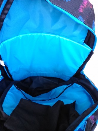 Продам новый рюкзак Dakine Garden Blue Flowers 20l
Оригинал. В упаковке с бирко. . фото 4
