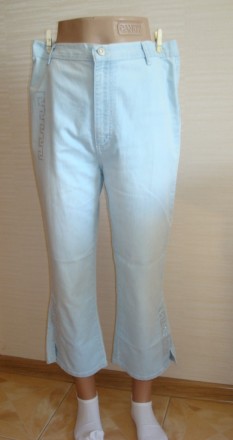 Голубые стильные капри из облегченного джинса, для жаркой летней погоды. Высокая. . фото 3