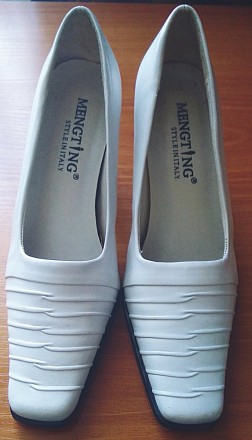 Продам белые женские туфли "Mengting". Новые.  Размер: 36 (длина стельки 23 см).. . фото 2