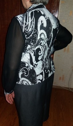 Продам женскую лёгкую демисезонную черно-белую блузу с трикотажа "масло&quo. . фото 4