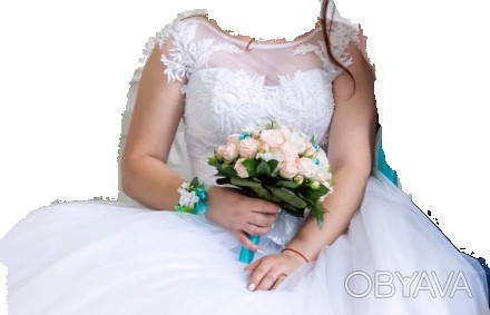 Продам свадебное платье не венчаное размер 44
В комплекте есть кольца 7 
09343. . фото 1