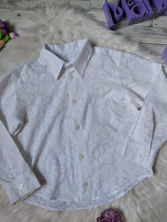 Блузка рубашка белая на девочку с выбитым рисунком
в очень хорошем состоянии
Р. . фото 3