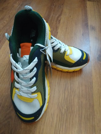 Нові кросівки для хлопчика різнокольорові,36 розмір,нові,дуже круті,якісні.... . фото 2