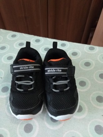 Кроссовки детские, новые.
цвет черный
размер 20 (12-12.5 см)
привезенные с СШ. . фото 3