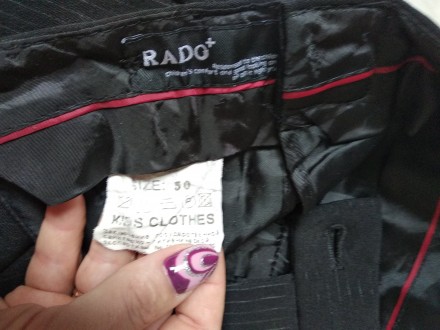 Школьные брюки Rado на мальчика черные в полоску
в идеальном состоянии
Размер . . фото 5