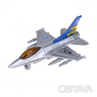 Небольшая моделька настоящего военного самолета приведет в восторг любого мальчи. . фото 1