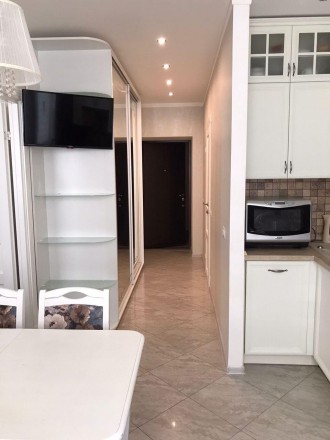 Продам уютную однокомнатную квартиру 38.2 м (кухня 10м, санузел - 4.1) с дорогим. . фото 3