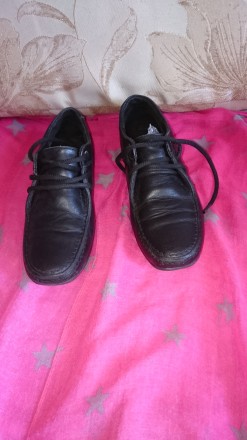 Отличные кожаные,черные туфли мальчику , размер указан 35,   по стельке 22 см.  . . фото 3