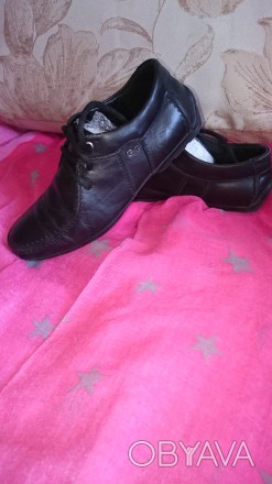 Отличные кожаные,черные туфли мальчику , размер указан 35,   по стельке 22 см.  . . фото 1