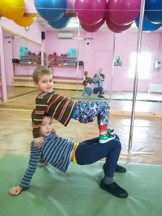 Акробатика  полезна для людей всех возрастов!!!---Особенно полезна для детей!!!!. . фото 3