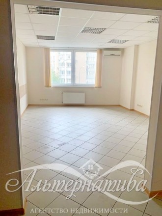 Трехкомнатная квартира в районе Русановской набережной. Київ. фото 1 Трехкомнатная квартира в районе Русановской набережной. Київ. фото 1