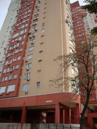 Березняки. Продам видову дворівневу 3-кімнатну, пр. Тичини, 18-Б. ТЕРМІНОВО!. Киев. фото 1 Березняки. Продам видову дворівневу 3-кімнатну, пр. Тичини, 18-Б. ТЕРМІНОВО!. Киев. фото 1