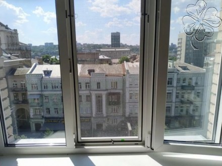Продается 3-х комнатная квартира в Печерском районе, рядом с метро Олимпийская, . . фото 3