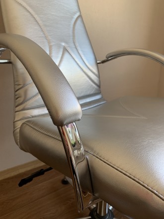 Маникюрно - Педикюрное кресло Арамис 
Кресло предназначено для педикюра. 
Цвет. . фото 6