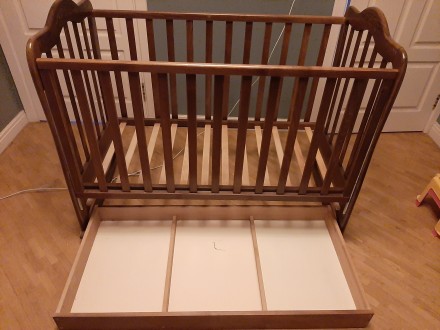 Продам деревянную детскую кроватку с матрасиком, стандартного размера. Размер по. . фото 4