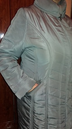 Продам добротное женское демисезонное (но довольно таки теплое) пальто (внутри п. . фото 3