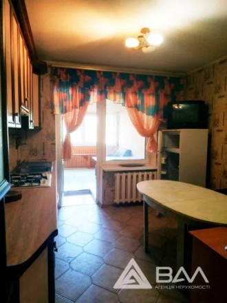 Сдаётся 4к квартира(1 комната закрыта)с ремонтом и мебелью в р-не Бобровицы,ул.К. . фото 2