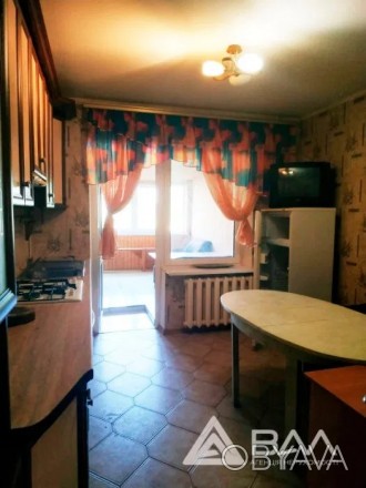 Сдаётся 4к квартира(1 комната закрыта)с ремонтом и мебелью в р-не Бобровицы,ул.К. . фото 1