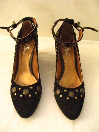туфли женские, черные, натуральный замш, с металлическими заклепками, с ремешком. . фото 5
