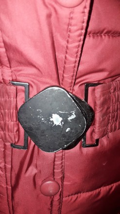Зимняя куртка для девочки очень тёплая, цвет бордовый, изъяны на фото на ремешке. . фото 4