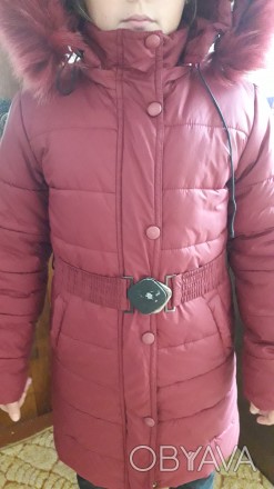 Зимняя куртка для девочки очень тёплая, цвет бордовый, изъяны на фото на ремешке. . фото 1