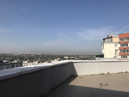 Видовая 2-уровневая квартира. Открытый панорамный вид на город и аэропорт Жуляны. . фото 12