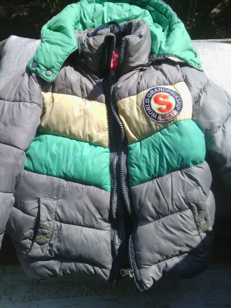 Зимняя курточка Kikq. Синтепоновая, внутри флис. Толстая и теплая. Длина от плеч. . фото 2