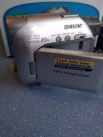 Японская сборка   Цифровая видеокамера Sony DCR-HC19E
Очень компактный камкорде. . фото 5