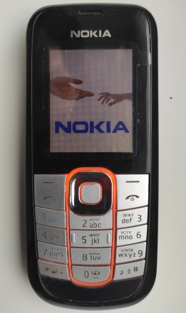 Nokia 2600с-2 б/ушный кнопочный телефон серебристо-черного цвета в НОВОМ корпусе. . фото 6