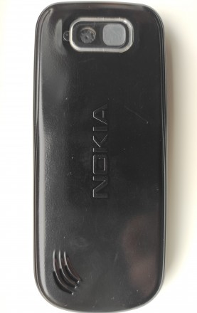 Nokia 2600с-2 б/ушный кнопочный телефон серебристо-черного цвета в НОВОМ корпусе. . фото 3