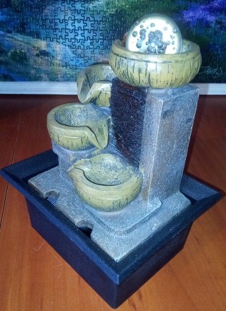 Продаю декоративний настільний водоспад фонтан з водою і помпою, у формі чотирьо. . фото 4