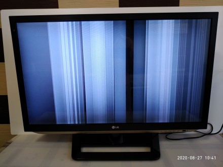 Подставка снята с работоспособного телевизора LG 32LM580T с механическим поврежд. . фото 10